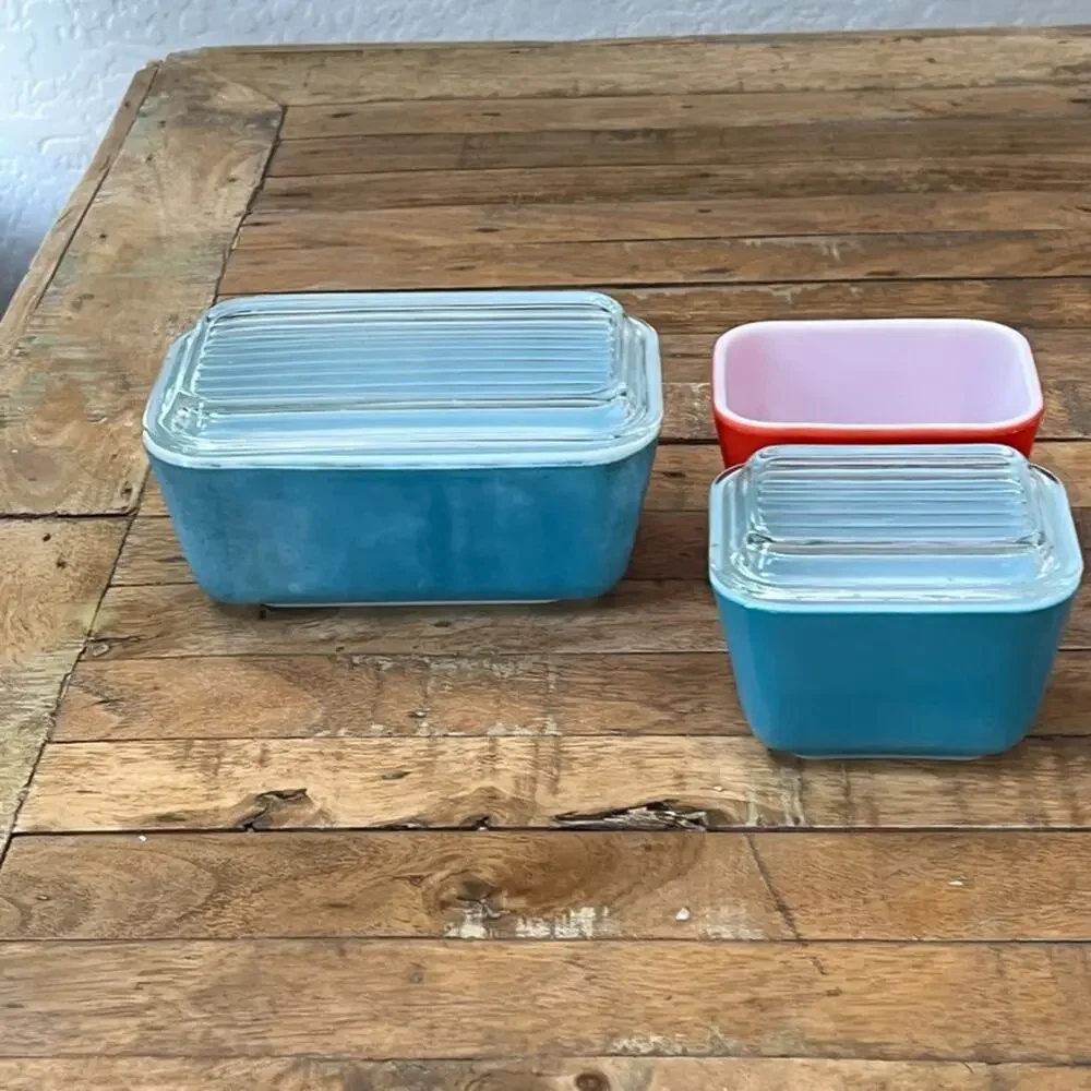 Vintage 1950s Pyrex Glass Refrigerator Dishes Set of 3 One Without Lid Blue Red